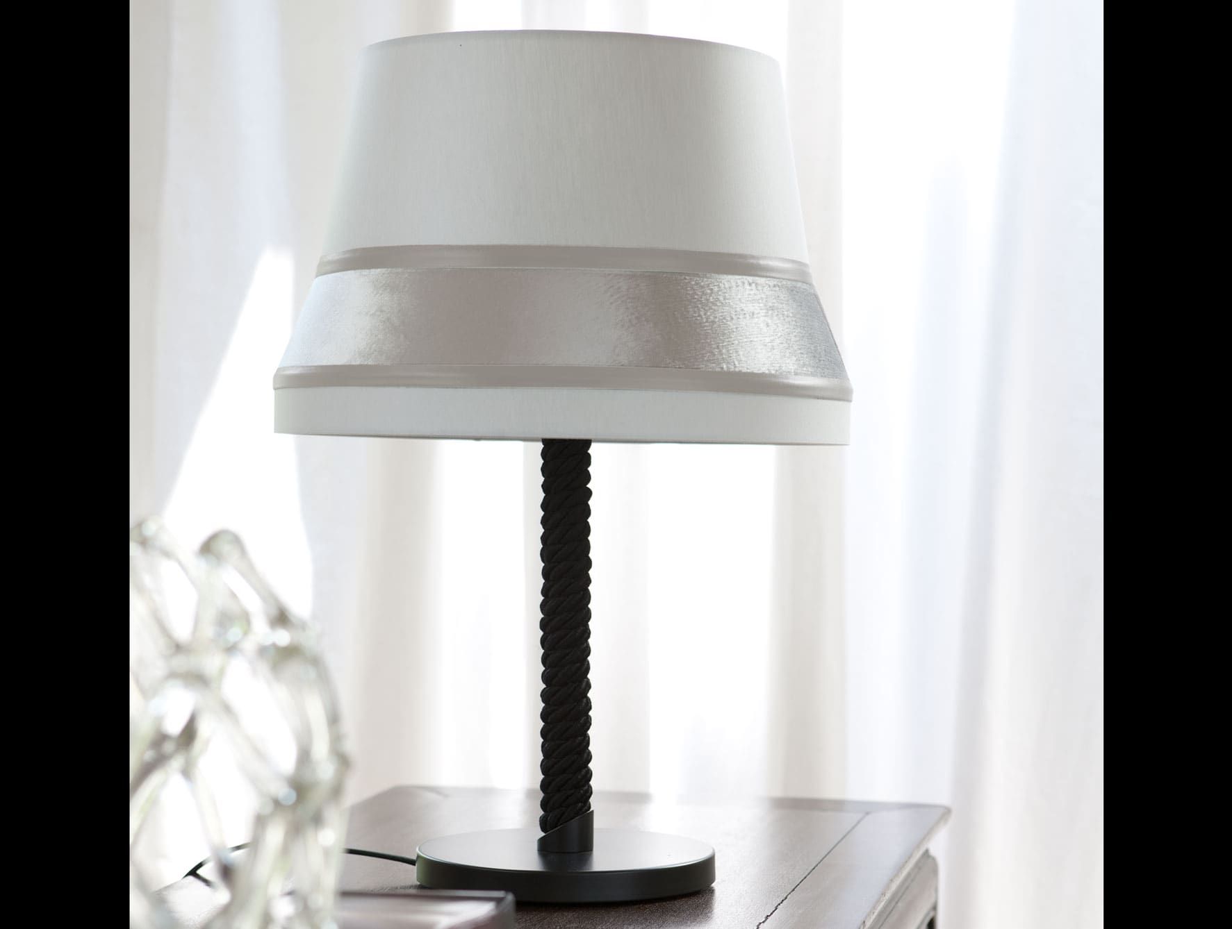 Audrey contemporary Italian table lamp with white fabric