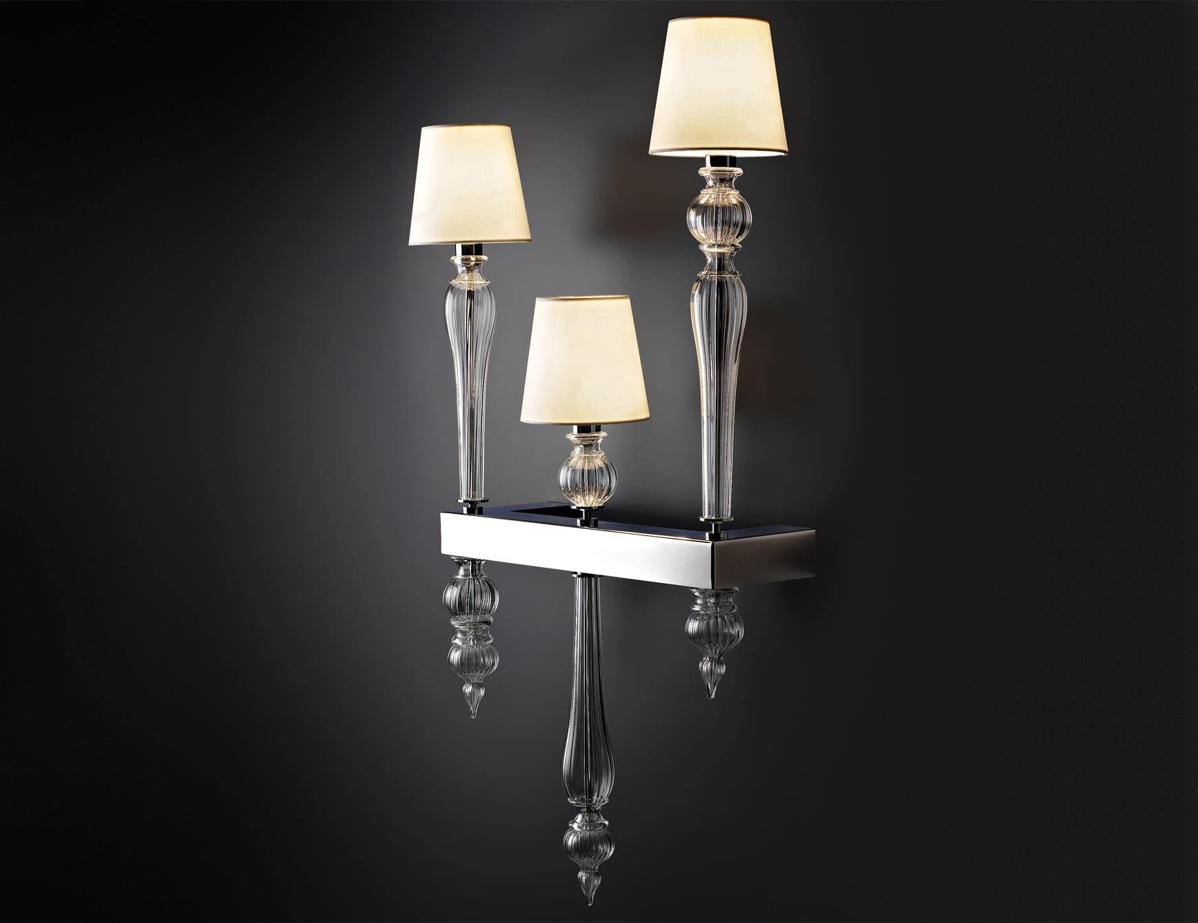 Dandy modern Italian sconce with clear glass