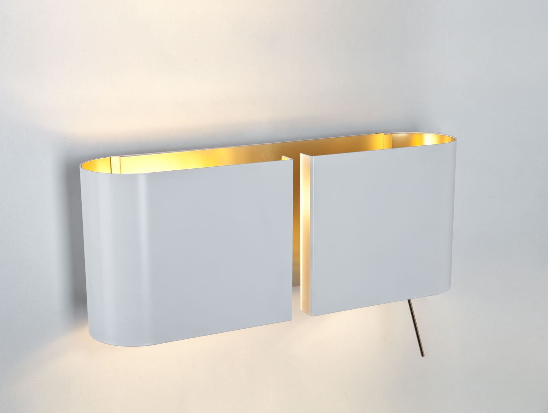 Duos contemporary Italian sconce with white metal