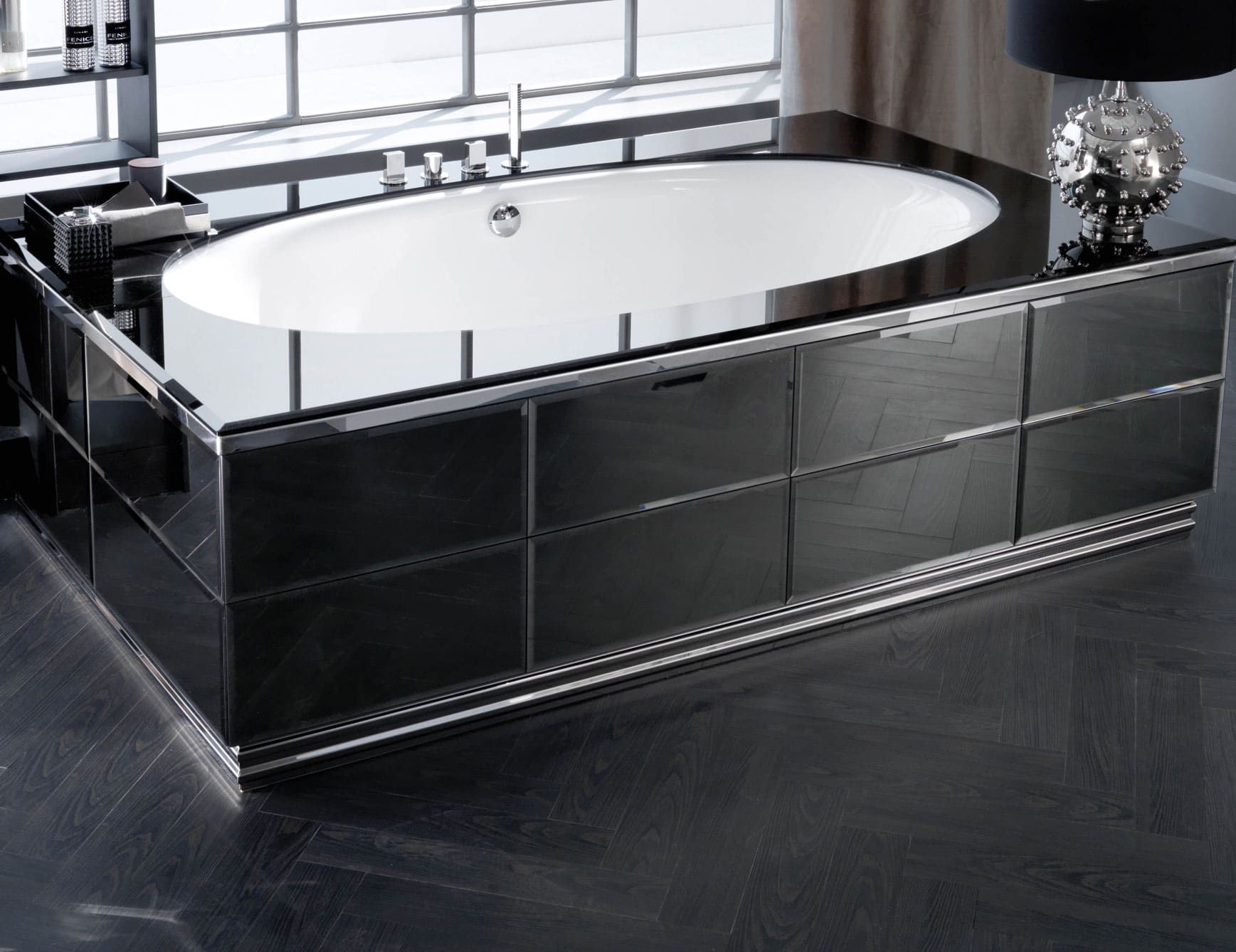 Hilton contemporary Italian bathtub with black glass