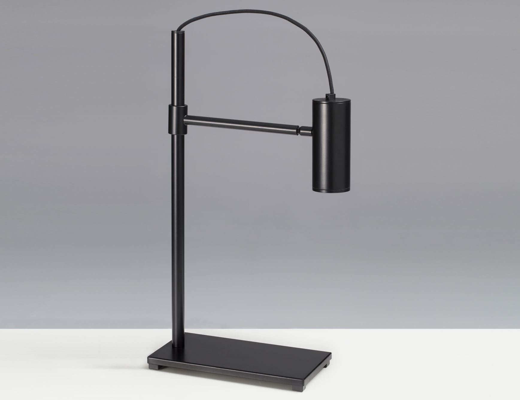 Sabeen modern Italian table lamp with black metal