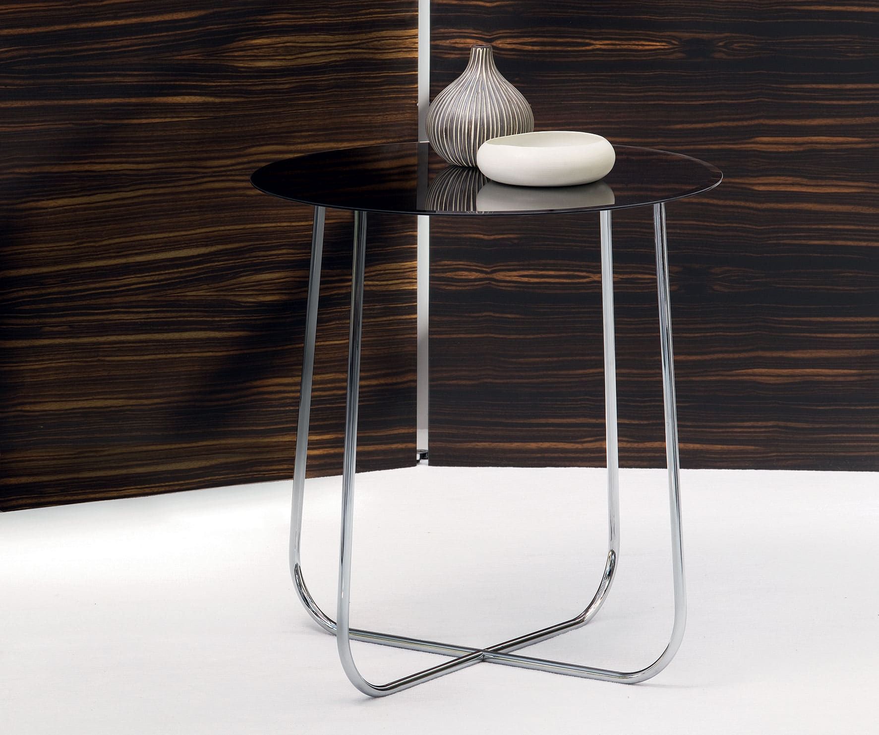 Violette modern Italian side table with black glass