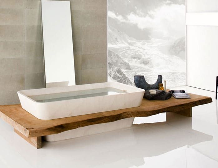 Vivality contemporary Italian bathtub with white Bianco Carrara stone