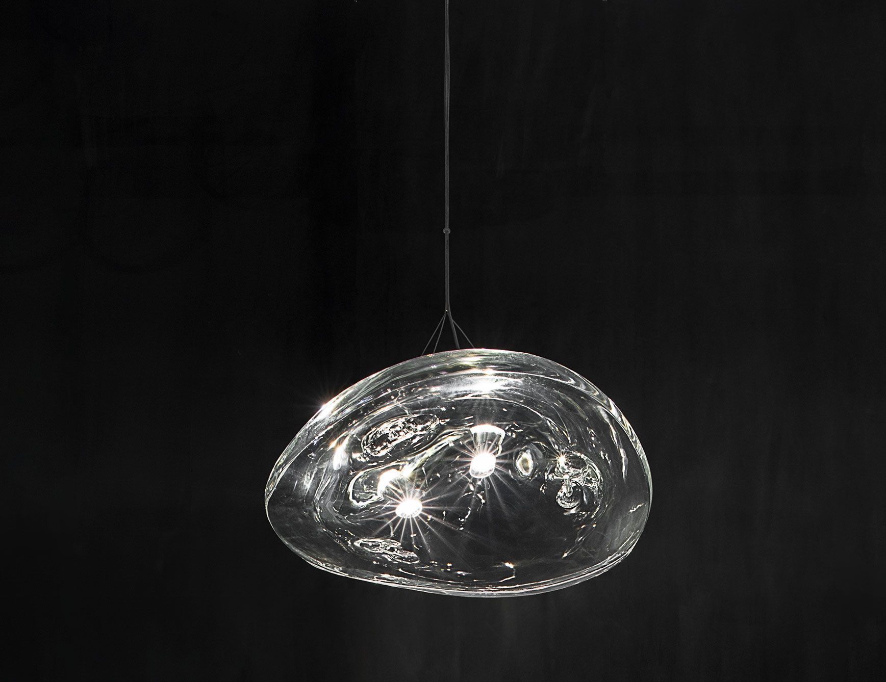 Manta contemporary Italian hanging light with clear glass